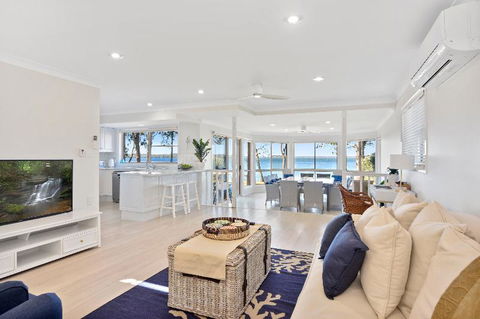 Adrift Retreat St. Georges Basin Waterfront Home - Goulburn Accommodation 1