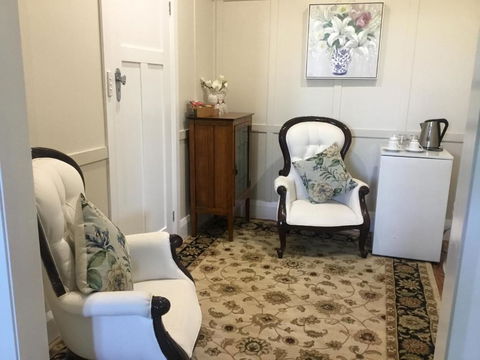 Araluen Historic House Deluxe Room - Goulburn Accommodation 6