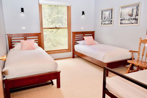 Treetops Retreat Katoomba - Goulburn Accommodation 2