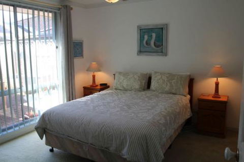 KENTIA - Goulburn Accommodation 3
