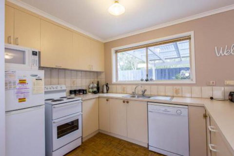 PERFECT On PYMBLE AVE - Goulburn Accommodation 7