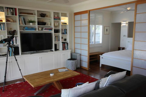 SEA URCHIN - Goulburn Accommodation 5