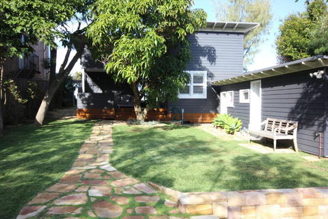 SEA URCHIN - Goulburn Accommodation 6