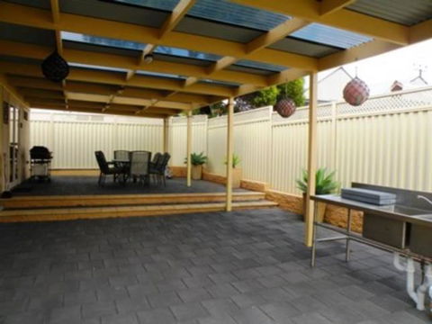 Armadale House Kingscote - Goulburn Accommodation 3