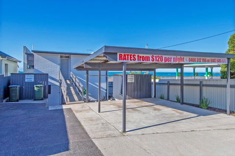 Aruba Apartments - Goulburn Accommodation 3