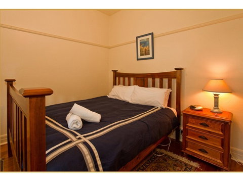 Fairholme Apartment - Goulburn Accommodation 4