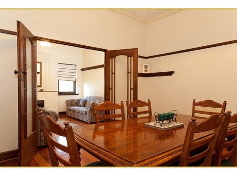 Fairholme Apartment - Goulburn Accommodation 0