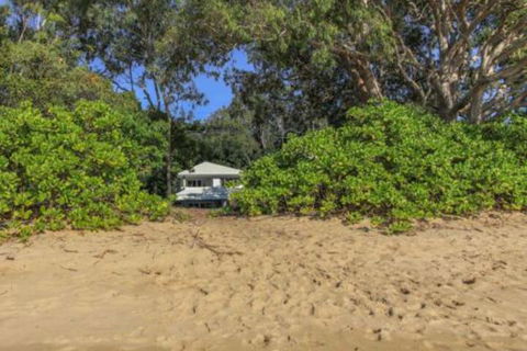 Seabreeze Beachfront Clifton - Goulburn Accommodation 0
