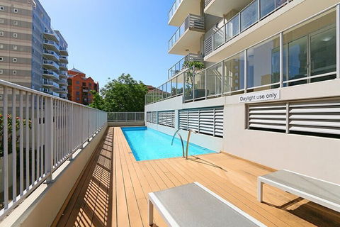 Stunning Two-storey Apartment In Perth's CBD - Goulburn Accommodation 6