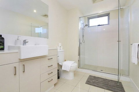Stunning Two-storey Apartment In Perth's CBD - Goulburn Accommodation 7