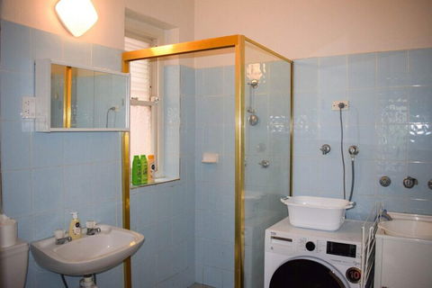 Incredible Location One Bedroom Apartment - Goulburn Accommodation 5