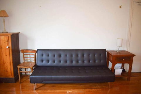 Incredible Location One Bedroom Apartment - Goulburn Accommodation 1
