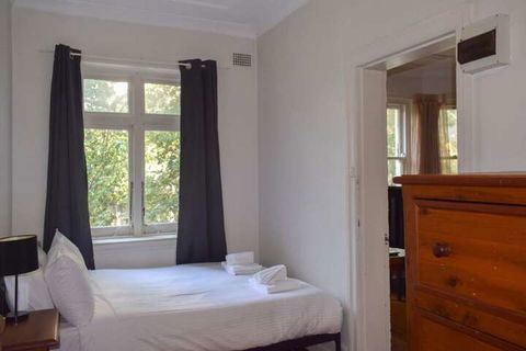 Incredible Location One Bedroom Apartment - Goulburn Accommodation 6