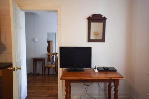Incredible Location One Bedroom Apartment - Goulburn Accommodation 4