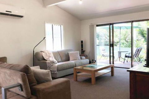 Sandy Palms 28 Moorooba Cr Beautiful Home With Wifi Air Con & Boat Parking - Goulburn Accommodation 3