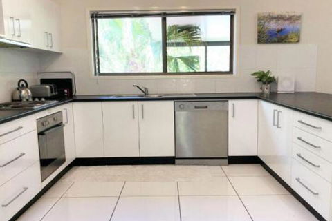 Sandy Palms 28 Moorooba Cr Beautiful Home With Wifi Air Con & Boat Parking - Goulburn Accommodation 7
