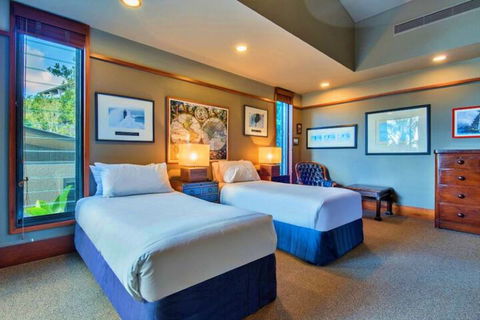 Yacht Club 19 Bijou De Mer 2 Buggies - Goulburn Accommodation 5