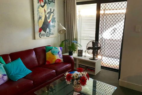 Comfortable Studio Near New Farm Park - Goulburn Accommodation 4