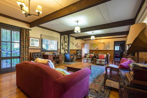 Walhalla Coach House - Goulburn Accommodation 6