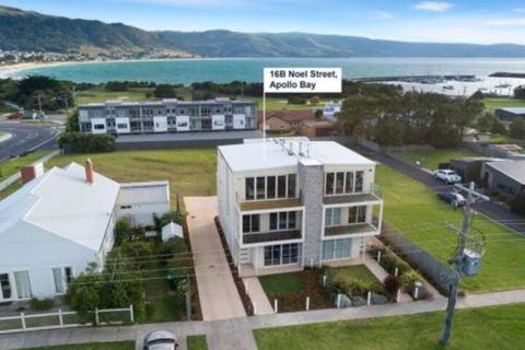 SEA NOOK Seconds From The Beach - Goulburn Accommodation 2