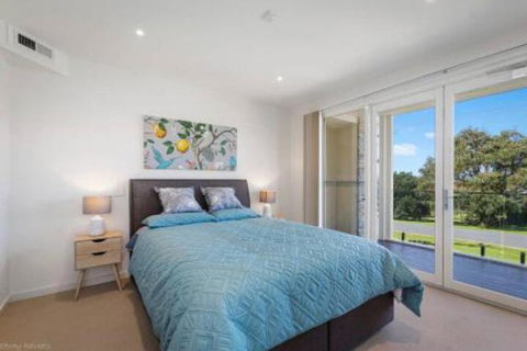 SEA NOOK Seconds From The Beach - Goulburn Accommodation 3