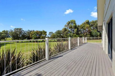 MERMAIDS On MARENGO Large Home With Wifi - Goulburn Accommodation 6