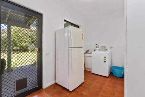 MERMAIDS On MARENGO Large Home With Wifi - Goulburn Accommodation 5