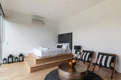 Modern Stylish Penthouse - Goulburn Accommodation 4