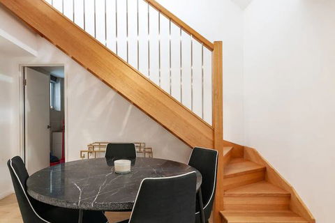 Modern Stylish Penthouse - Goulburn Accommodation 3