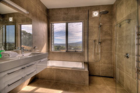 Halcyon - Goulburn Accommodation 3