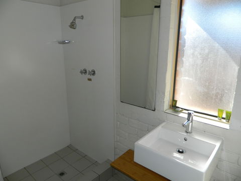 Geraldton's Ocean West - Goulburn Accommodation 3