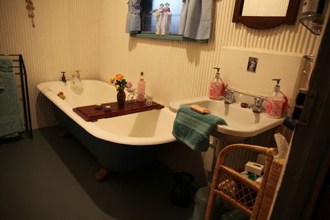 Kookaburra Cottage - Goulburn Accommodation 5