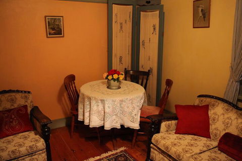 Kookaburra Cottage - Goulburn Accommodation 3