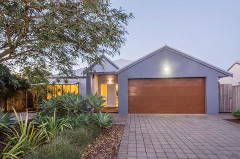 Daves Digs - Goulburn Accommodation 0