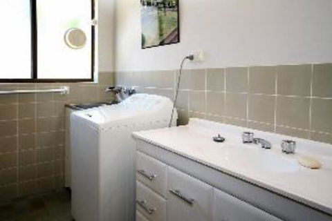 3 Bedroom House At Garuwa Street - Goulburn Accommodation 2