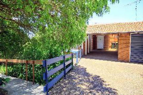 3 Bedroom House At Garuwa Street - Goulburn Accommodation 3