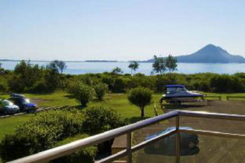 2 Bedroom Apartment Commodore Unit 3 6 Intrepid Close - Goulburn Accommodation 0