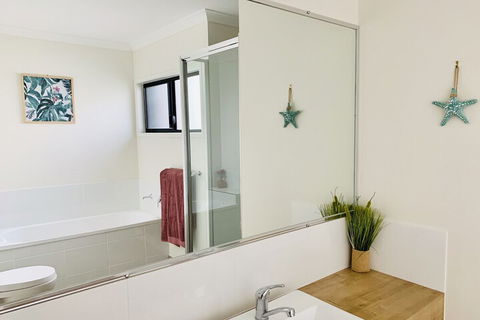 Daydream Spcaious & Comfortable With Water Views - Goulburn Accommodation 7