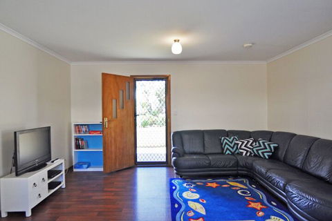 Alwyns By THE SEA PET Friendly - Goulburn Accommodation 4