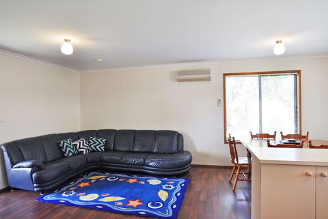 Alwyns By THE SEA PET Friendly - Goulburn Accommodation 2