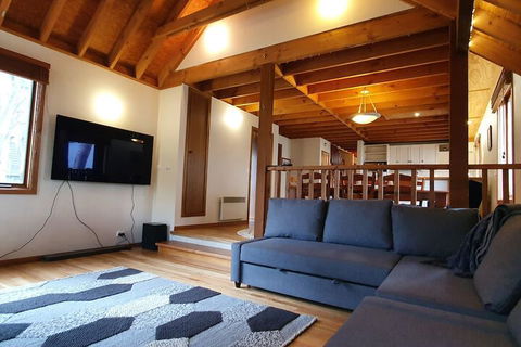 SNOWED INN Apartment - Goulburn Accommodation 6