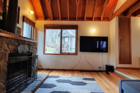 SNOWED INN Apartment - Goulburn Accommodation 2