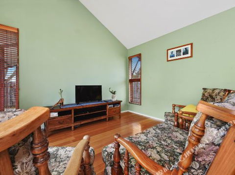 Family Friendly Weatherboard Cottage - Goulburn Accommodation 6