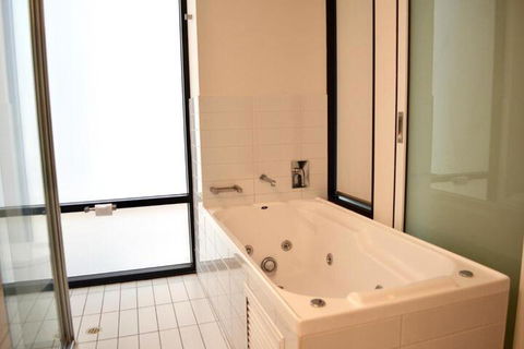 APTonNorthTCE - Goulburn Accommodation 6