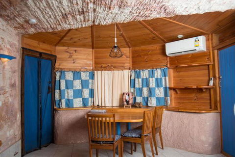 Alis Underground - Goulburn Accommodation 4