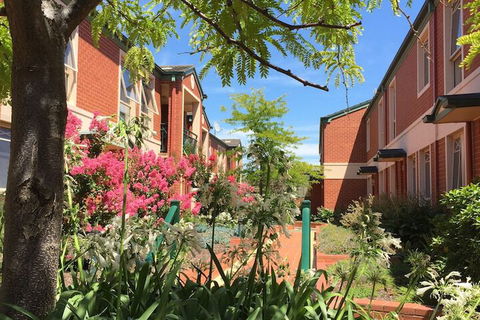 Australian Home Away At Box Hill 2 Bedroom - Goulburn Accommodation 2