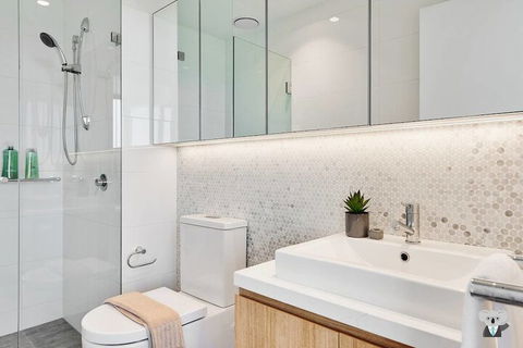 Designer Home With View 2 BED In Box Hill Vbh850 - Goulburn Accommodation 3