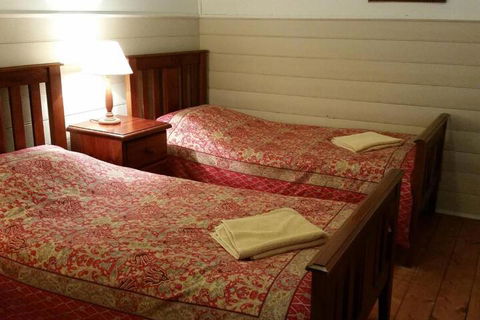 About Town Cottages - Goulburn Accommodation 4