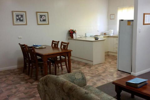About Town Cottages - Goulburn Accommodation 3