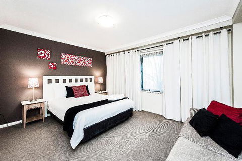 AirExec Apartments - Goulburn Accommodation 3
